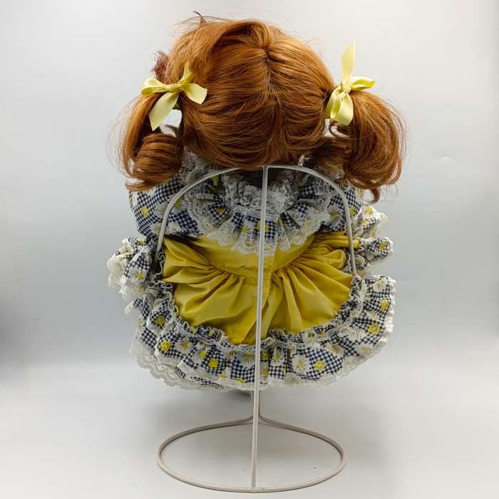 Beautiful little girl porcelain doll with soft body - Height 50cm - with stand
