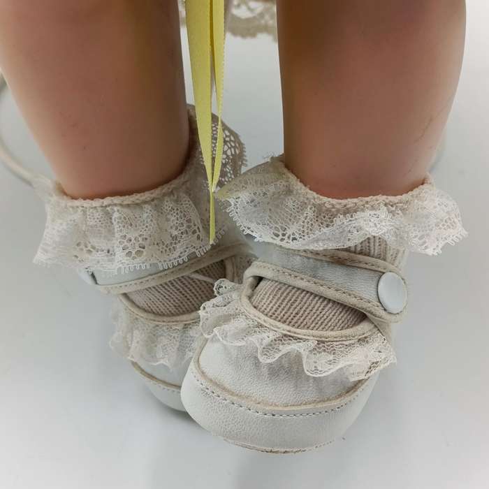 Beautiful little girl porcelain doll with soft body - Height 50cm - with stand
