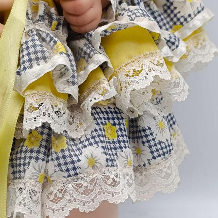 Beautiful little girl porcelain doll with soft body - Height 50cm - with stand