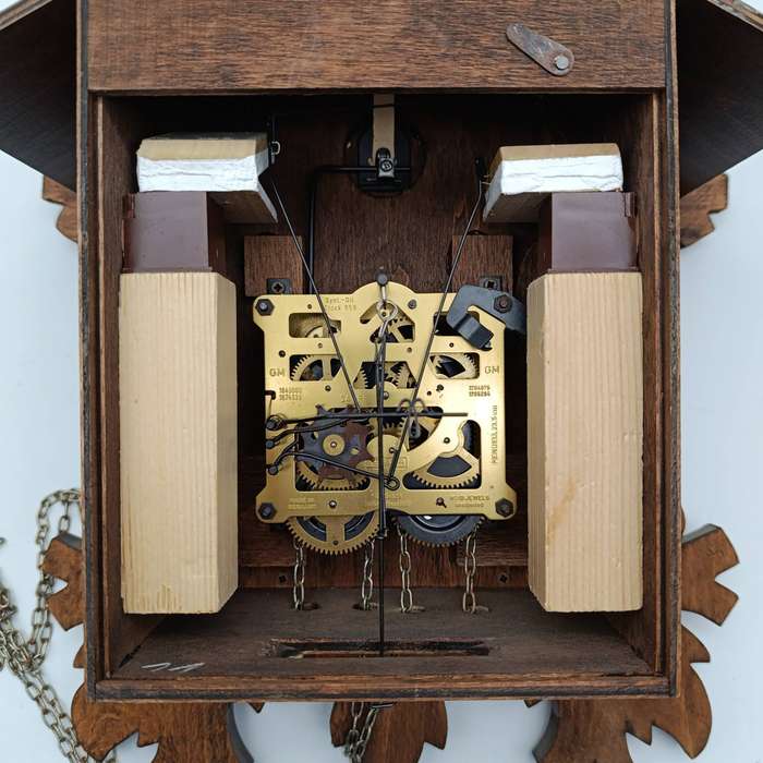 Beautiful Black Forest Cuckoo clock - working