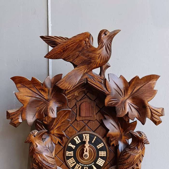 Beautiful Black Forest Cuckoo clock - working