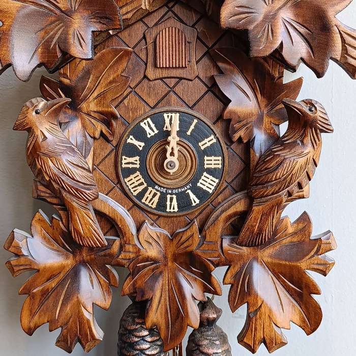 Beautiful Black Forest Cuckoo clock - working