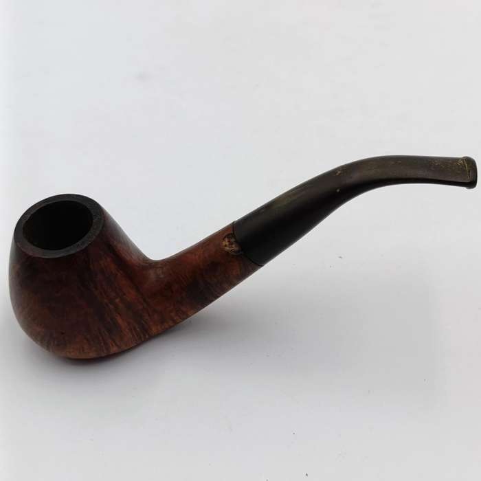 Vintage Peterson of Dublin smoking pipe - small chip