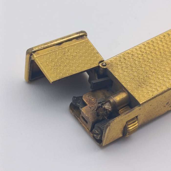 Vintage Dunhill goldplated lighter - working - missing bottom cap