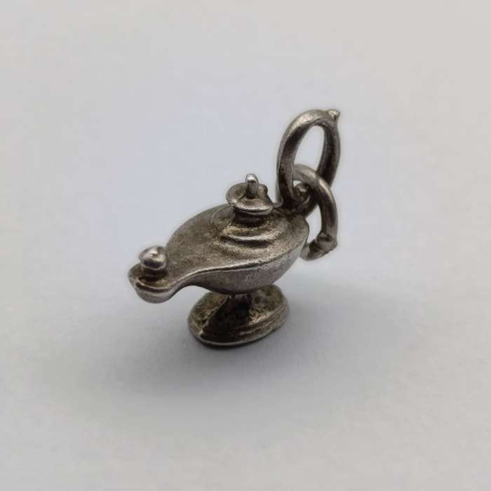 Sterling Silver Alladin's lamp charm - weighs 2,1g