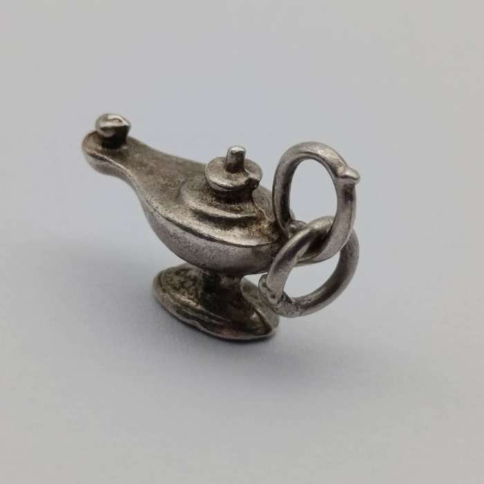 Sterling Silver Alladin's lamp charm - weighs 2,1g