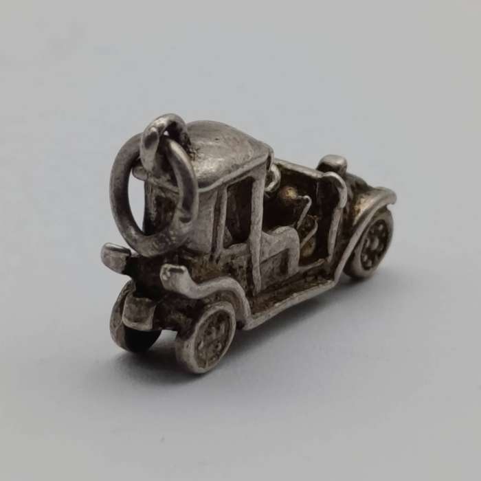 Sterling silver Veteran car charm - weighs 4.0g