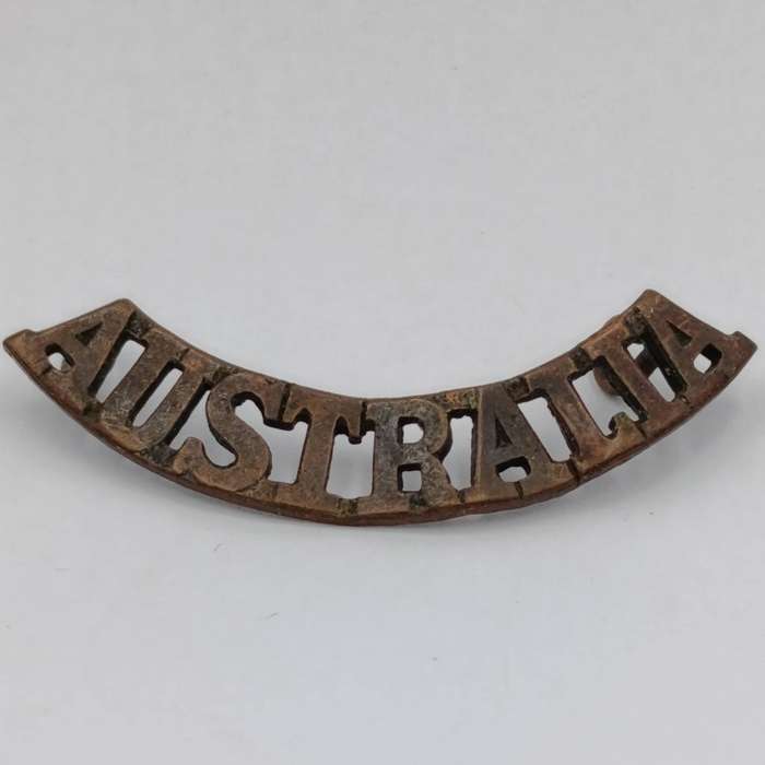Australian Common wealth Military Forces badge with shoulder title