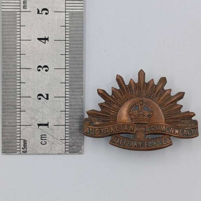 Australian Common wealth Military Forces badge with shoulder title