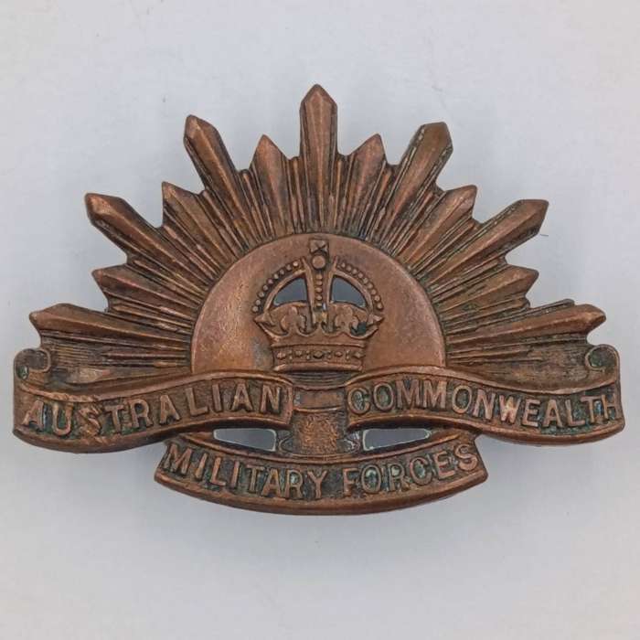 Australian Common wealth Military Forces badge with shoulder title