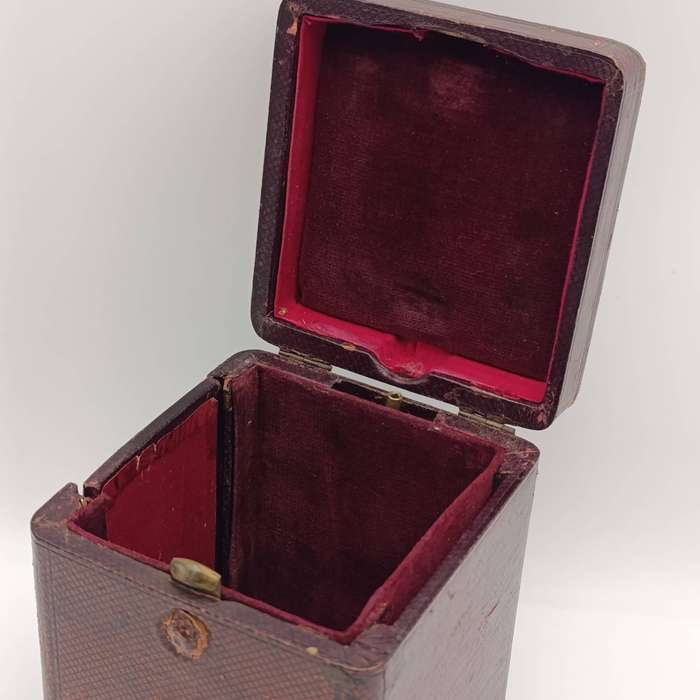 Antique French travelling carriage clock case with key - no clock
