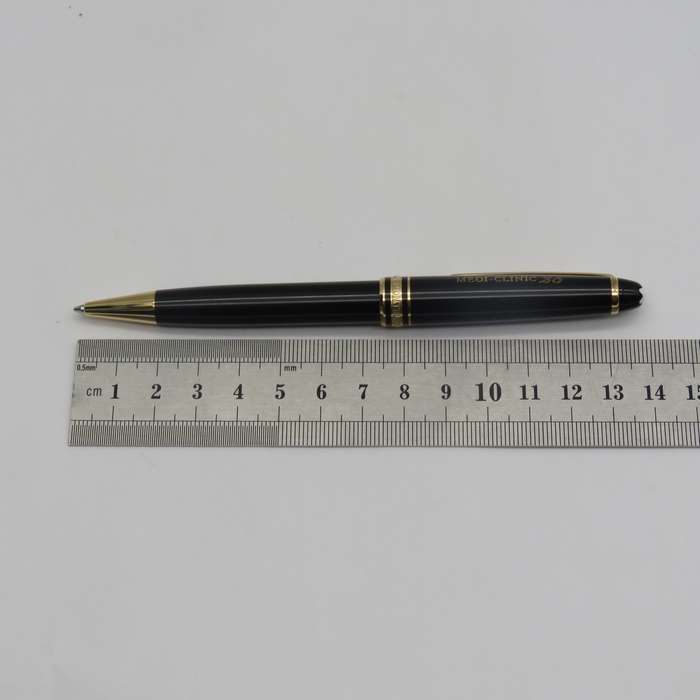 Mont Blanc Meisterstuck roller ball pen with Medi-Clinic 25 engraving in box with booklet