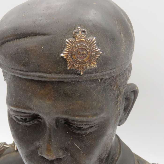 Rhodesia Army Services Corps Lieutenant soldier soapstone bust - Beautiful period carving