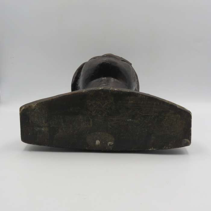 Rhodesia Army Services Corps Lieutenant soldier soapstone bust - Beautiful period carving