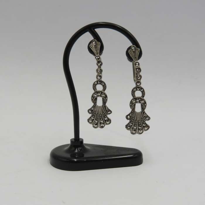 Vintage Sterling silver Marcasite screw-on earrings - weighs 5,6 grams