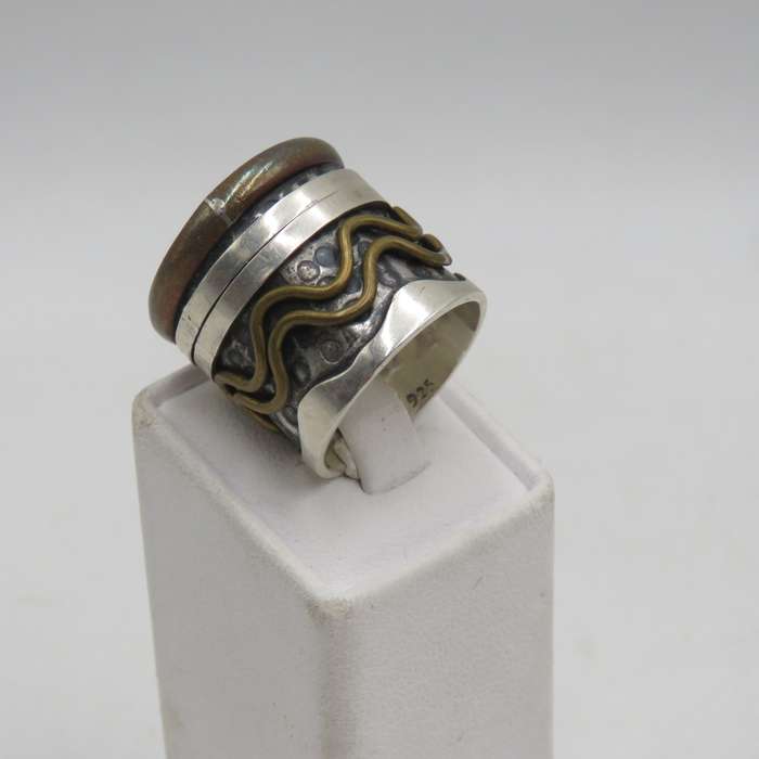 Sterling silver rustic spinner ring - weighs 18.7g