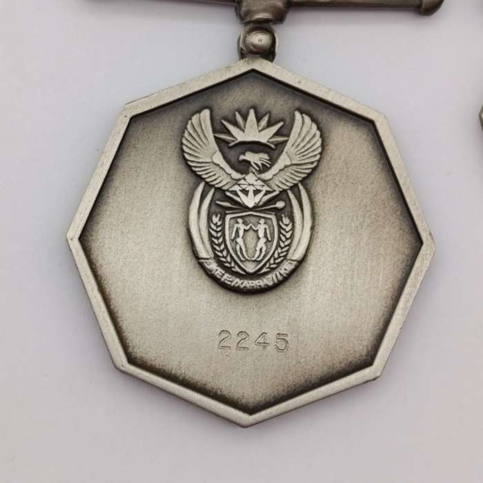 SANDF Tshumelo Ikatelaho medal plus miniature #2245