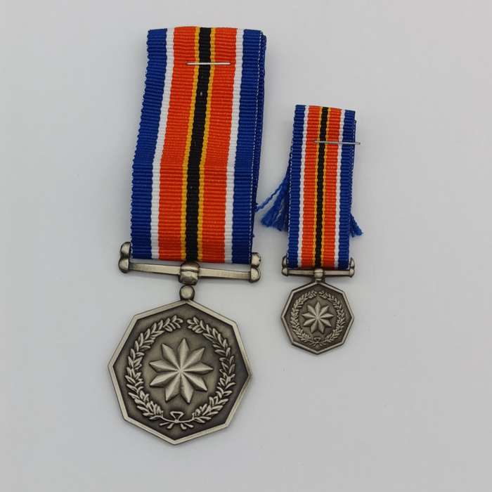 SANDF Tshumelo Ikatelaho medal plus miniature #2233