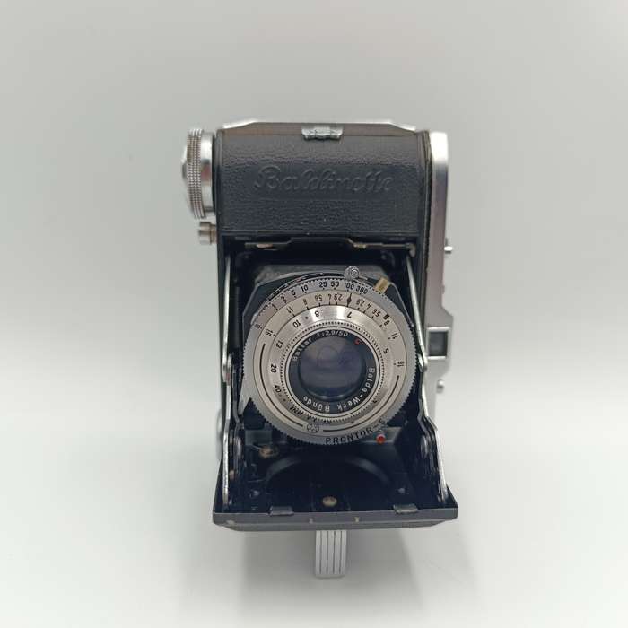Vintage 1950`s Balda Baldinette 35mm camera with Baltar 1:2.9 / 50mm lens - top turning knob