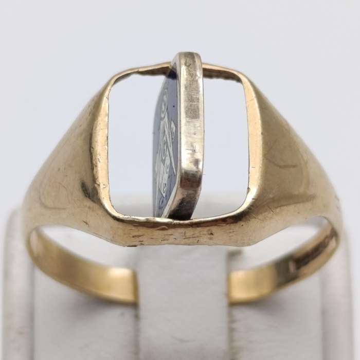 9kt Gold Masonic crest ring with rotating crest - weighs 4.8g - size W
