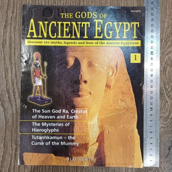 Lot of 5 gods of Ancient Egypt figrines with magazines