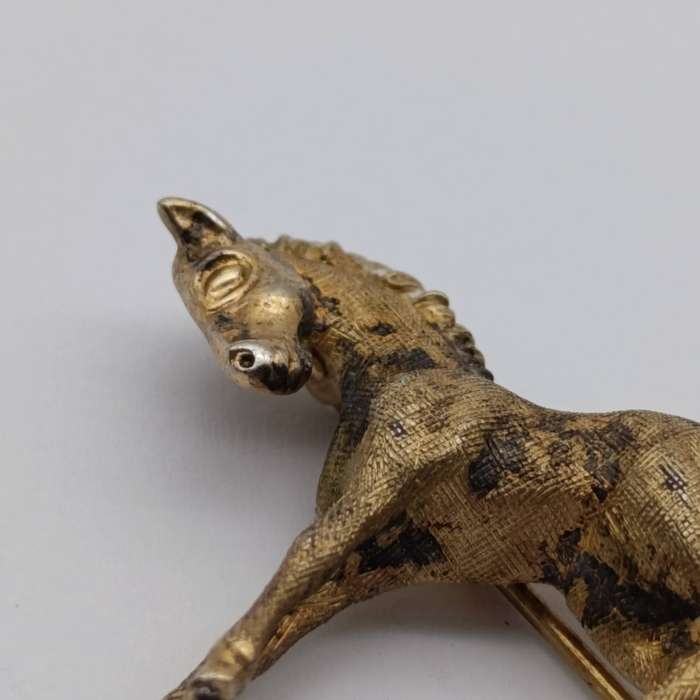 Vintage sterling silver horse brooch