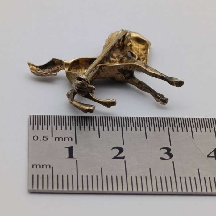 Vintage sterling silver horse brooch