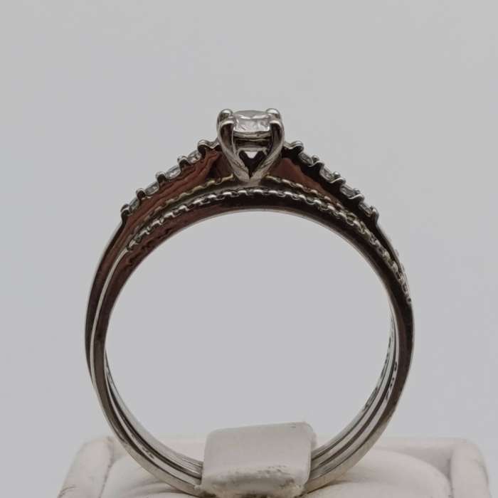 9kt white gold diamond wedding ring size Q set - weighs 4.3g