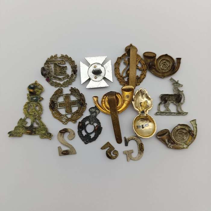 Lot of 14 British Military badges