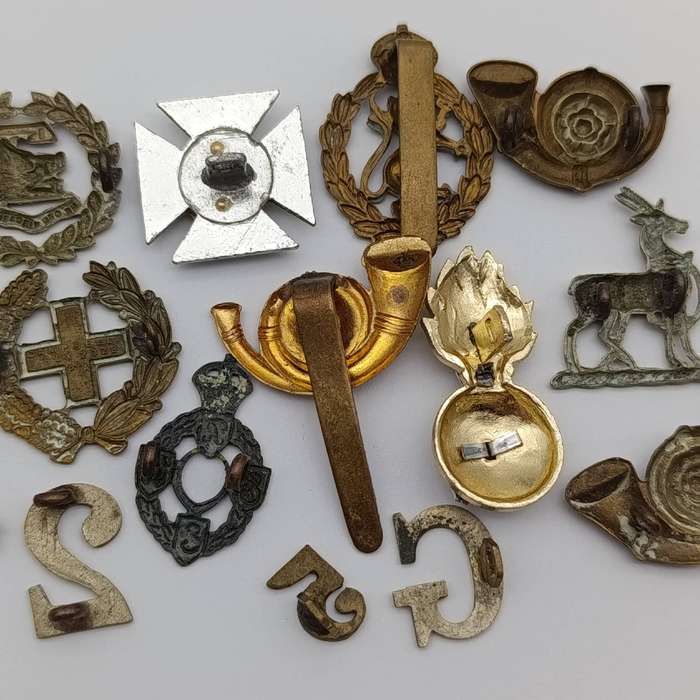 Lot of 14 British Military badges