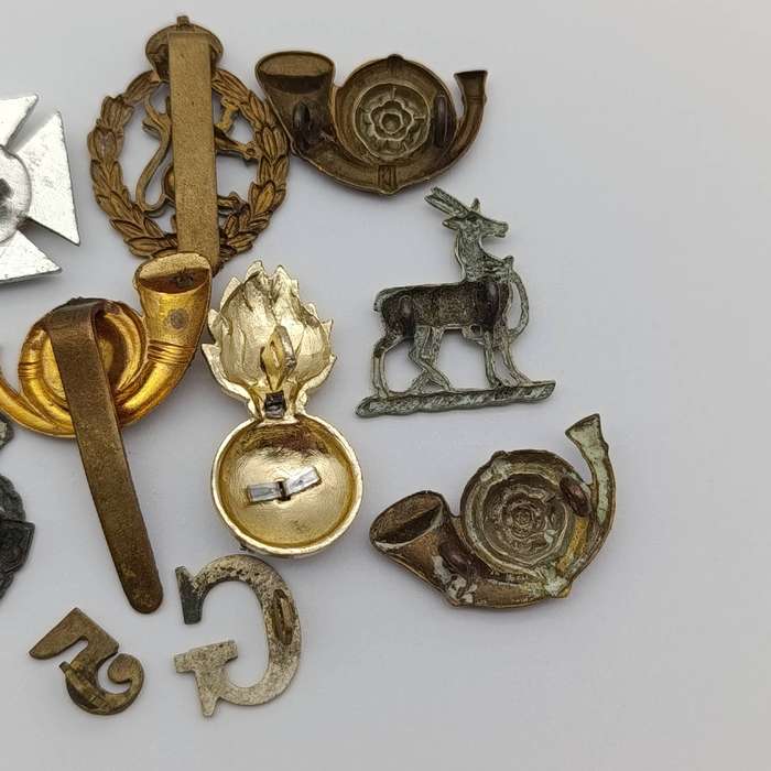 Lot of 14 British Military badges