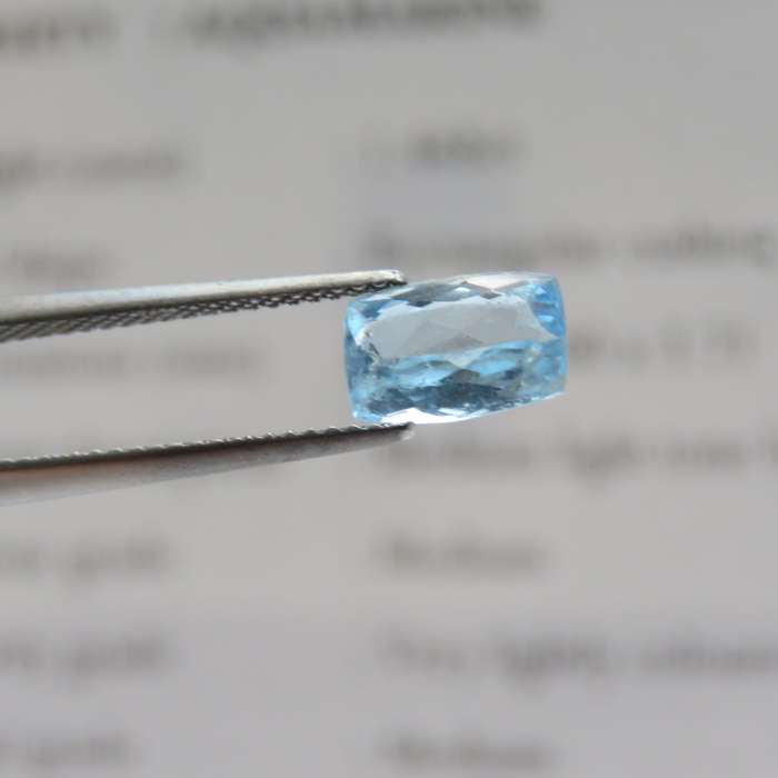 Rectangular Aquamarine of 1,468ct with GEMLAB certificate