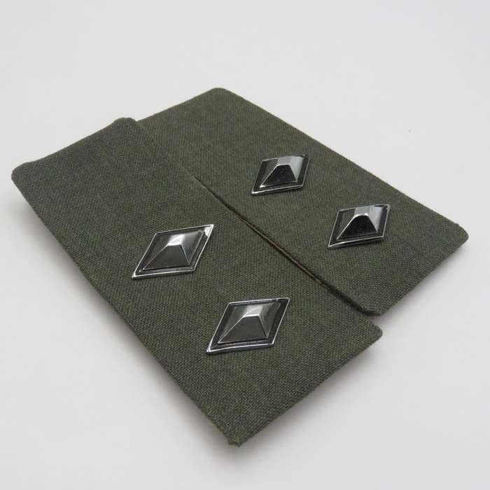 Pair of SWATF Lieutenant rank epaulettes