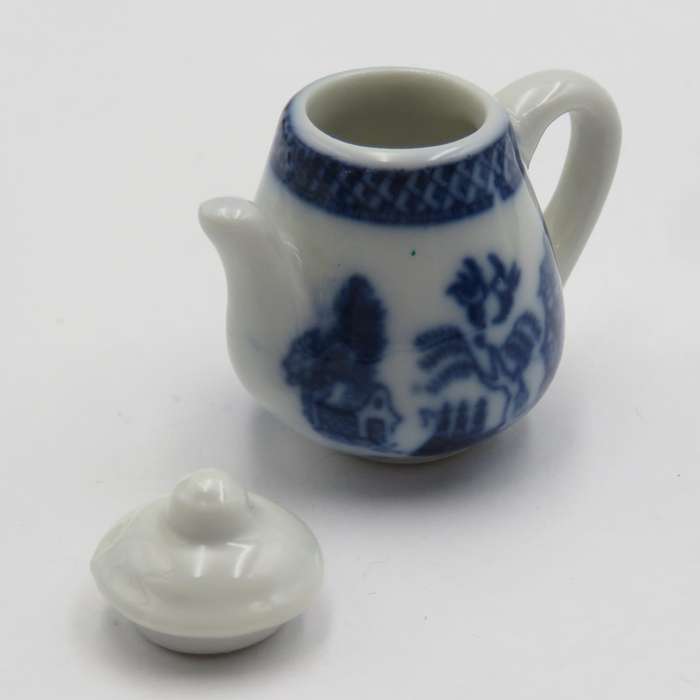Vintage Willow Pattern porcelain salesman samples - 4 pieces