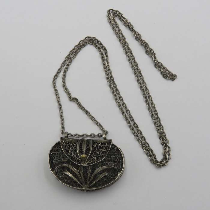 Silverplated vintage filagree purse with chain