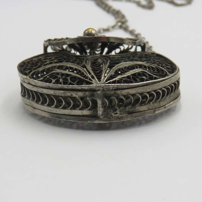 Silverplated vintage filagree purse with chain