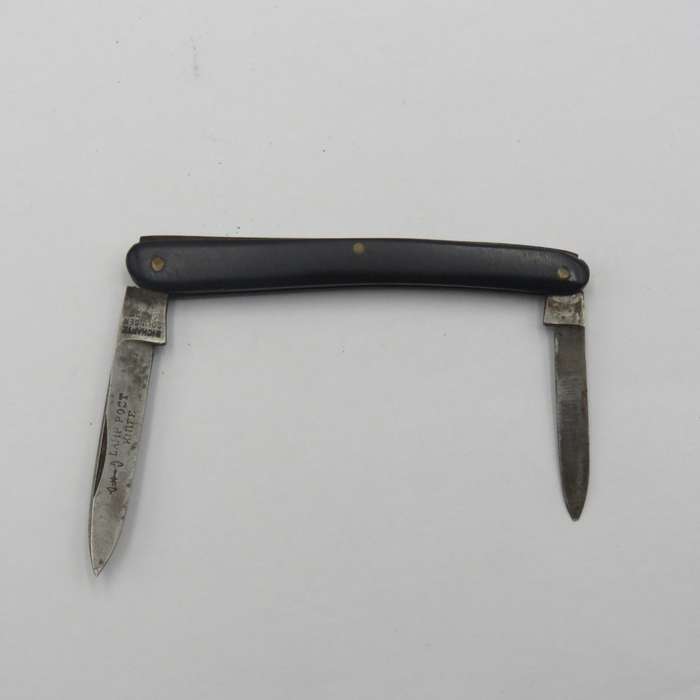 Vintage Richards slimline pocket knife