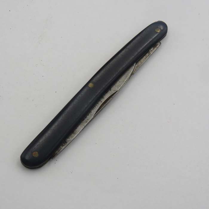Vintage Richards slimline pocket knife