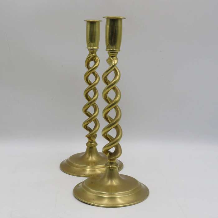 Pair of brass spiral candlesticks - Height 30cm