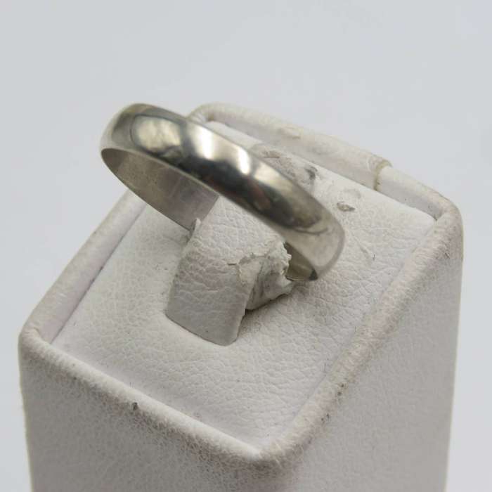 Sterling silver band ring - no stones - weighs 1.7g - size S