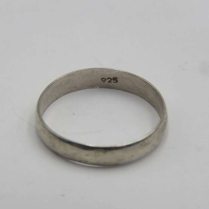 Sterling silver band ring - no stones - weighs 1.7g - size S
