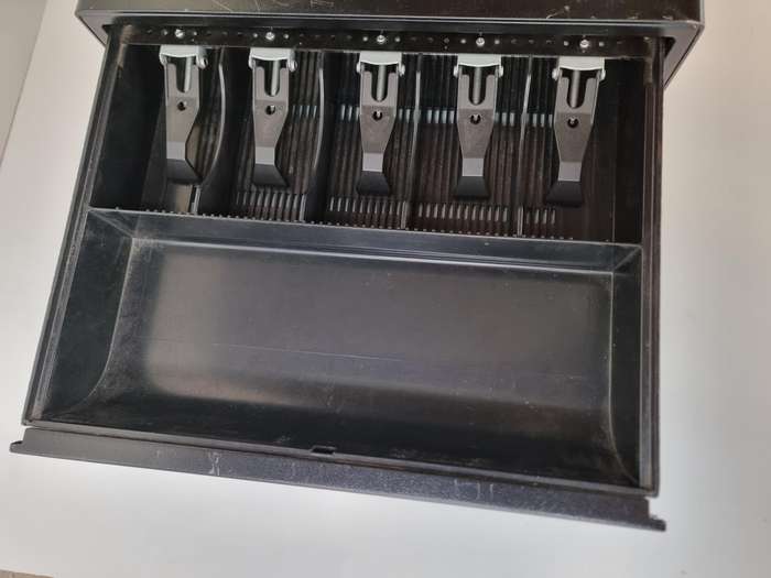 Cash drawer