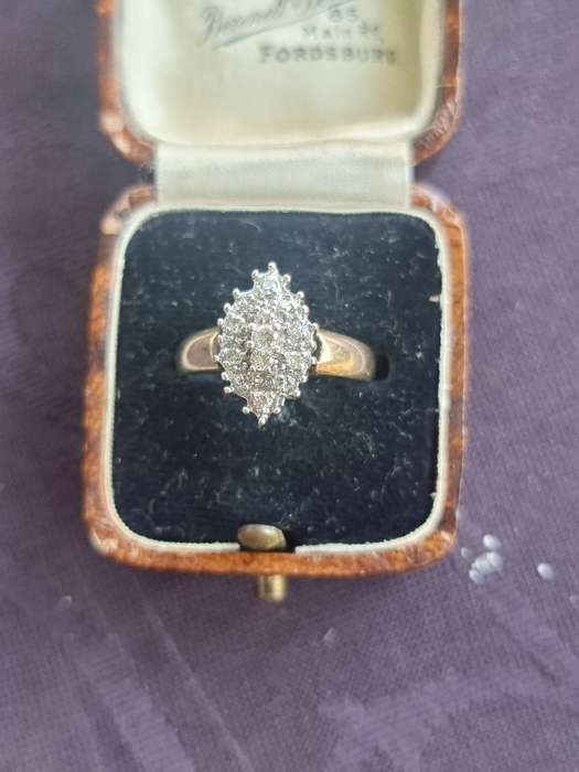 "0,30 Carat Natural Diamonds" Vintage Dress Ring Set in 9CT Yellow Gold . ( Genuine Gold. )