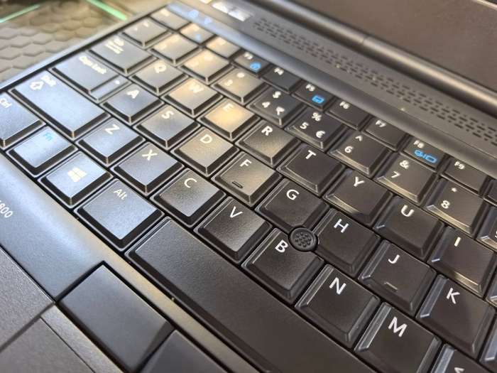 DELL PRECISION M4800, i7-4810MQ, 16GB RAM, 256GB SSD, FHD, AMD FIREPRO R9 M200X