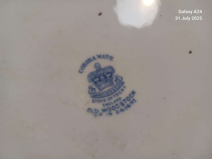 Corona ware "Old Woodstock" porcelain platrer