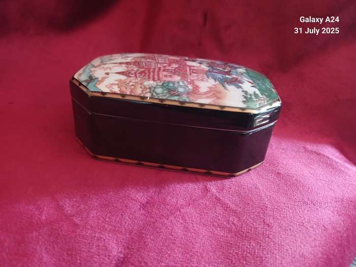 Villeroy and boch porcelain box