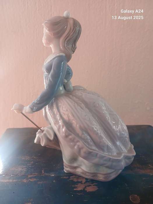 Lladro figurine "Evita"