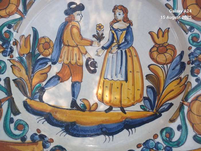 Spanish style majolica fruit bowl
