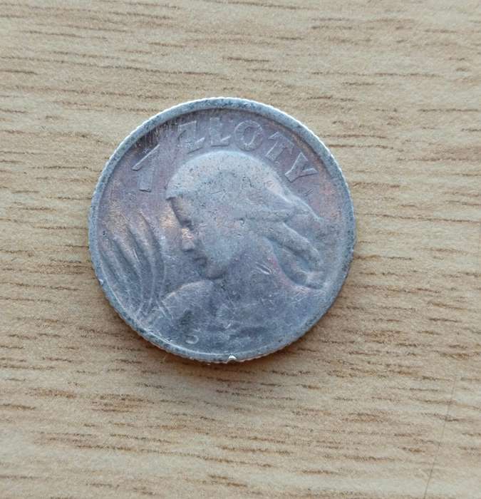 Poland 1924 Silver 1 Zloty. 5 grams. 75.0% Silver.