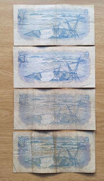 South Africa de Jongh Collection of 4 old R2 Bank Notes. One bid takes all.